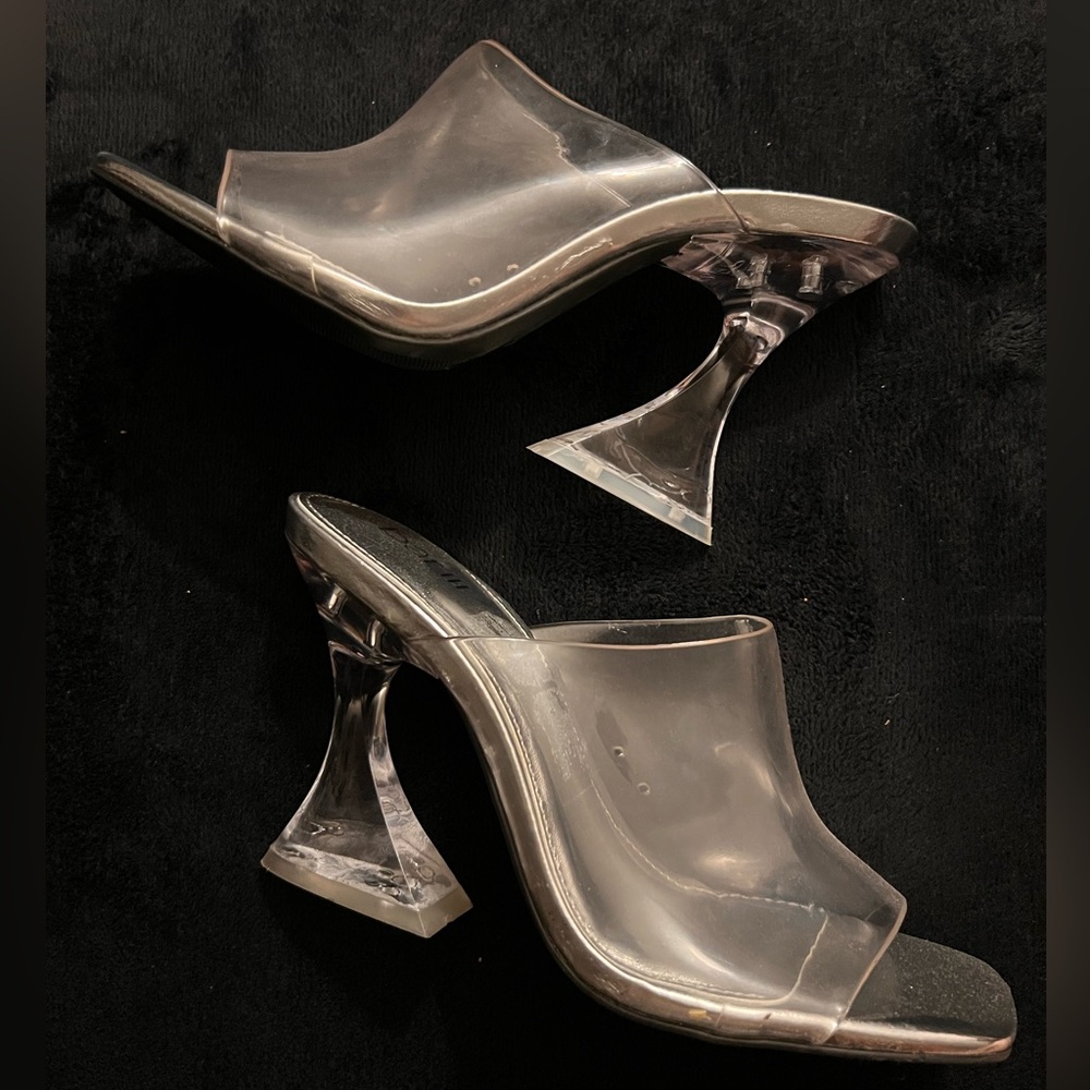 Clear heel shoes size 9 Bar III